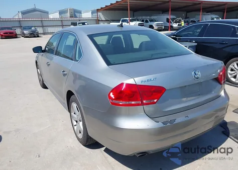 2013 Volkswagen Passat 2.5L Se из США, поврежденный, VIN 1VWBP7A36DC068732